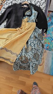 Dirndel und Wanderschuh - Gratisinserat.ch