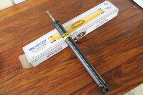 1x St. NEUER Volvo Stossdämpfer hinten für z.B. V50 S40 C30 - Gratisinserat.ch