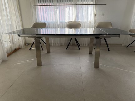 Grosser Glastisch ausziehbar - Gratisinserat.ch