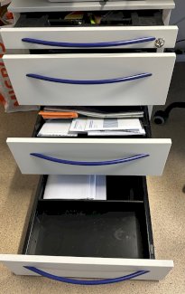 Büromöbel, Korpus 44x54.5x78cm 70.-