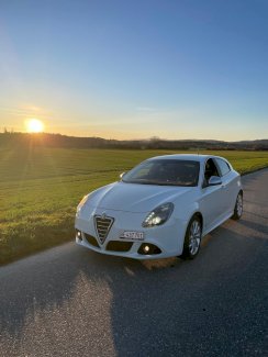 Alfa Romeo Giulietta (235PS)1750 TBI Quadrifoglio Verde - Gratisinserat.ch