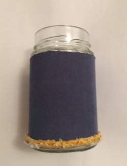 Glasvase mit blauem Stoff - Gratisinserat.ch