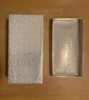 Deko Box goldfarbig rundes Muster - Gratisinserat.ch