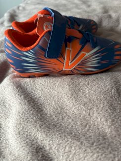 Fussballschuhe Kinder NEU - Gratisinserat.ch