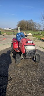 „Toro DH 140 Rasentraktor INKL. SCHNEEPFLUG – Ganzjahresgerät“ - Gratisinserat.ch