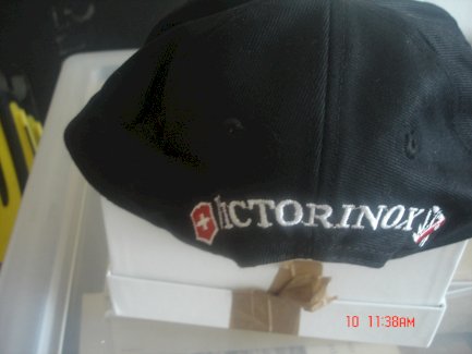 1 Victorinox Cape / Kappe Schwarz-rot, neu,