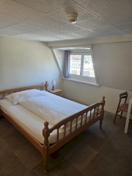 Einfaches Personalzimmer zu vermieten