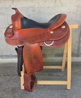 Reining Authority Westernsattel zu vermieten/verkaufen