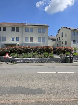 Modernes 6.5-Zimmer-Doppeleinfamilienhaus in idyllischer Lage in Zeihen