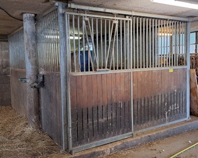 Komplette Pferdebox inkl. weitere Elemente