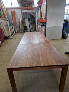 Edler Nussbaum Tisch - Gratisinserat.ch