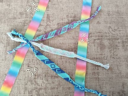 Handgemachte Armbänder mit deinem Namen - Gratisinserat.ch