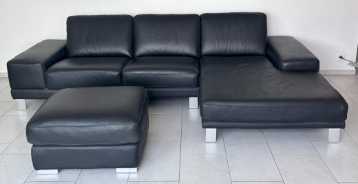 moderne Ledergarnitur in elegantem Schwarz im absoluten Top-Zustand. - Gratisinserat.ch