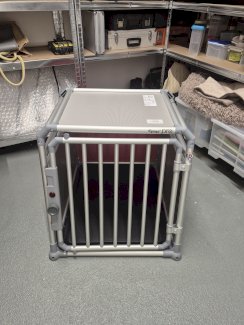 Hundebox neuwertig 4 pets pro 