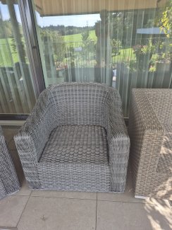 Gartenmöbel 2x Einzelsitze 1x 2er Sitz - Gratisinserat.ch
