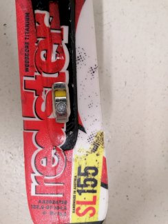 Zu verkaufen Ski mit Skischuh und Stöcke